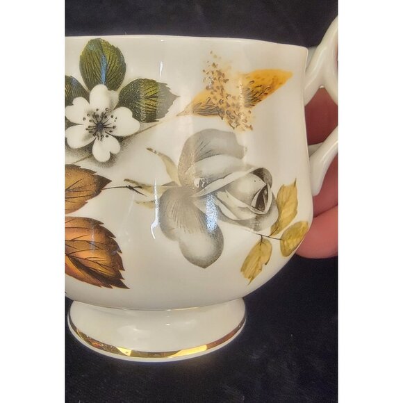 Vintage Royal Dover Bone China Teacup and Saucer Set - Picture 15 of 16